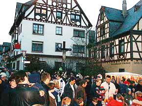 Weihnachtsmarkt Oberwesel, Rhein, 13. Dez. 1998, Foto 14  Wilhelm Hermann, Oberwesel
