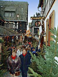 Weihnachtsmarkt Rdesheim, Drosselgasse, Drosselhof, Bild 10,  Wilhelm Hermann, 29. November 1998